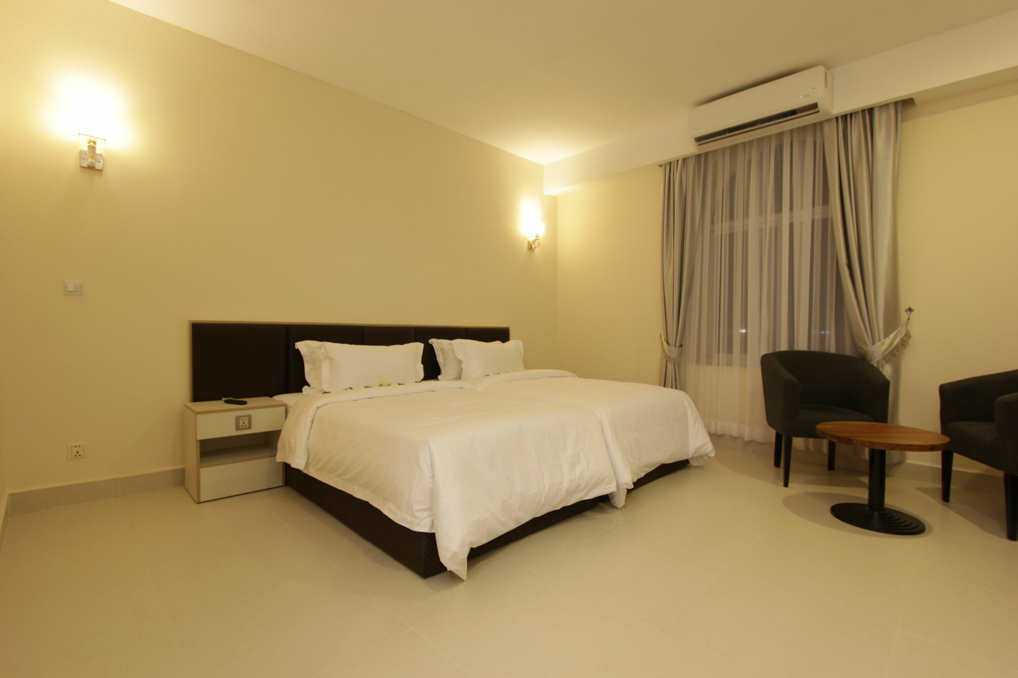 Yazhou Foryou Hotel Phnom Penh Exteriör bild
